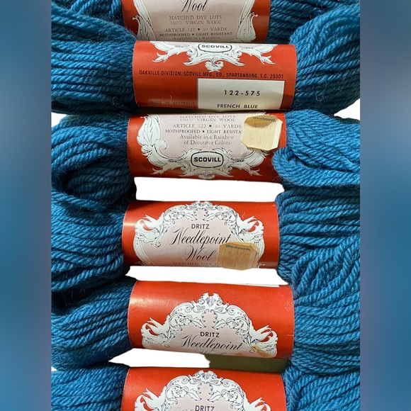French Blue VTG NOS Scovill Dritz Luxury 100% Virgin Wool Needlepoint 4O yds - Picture 3 of 4
